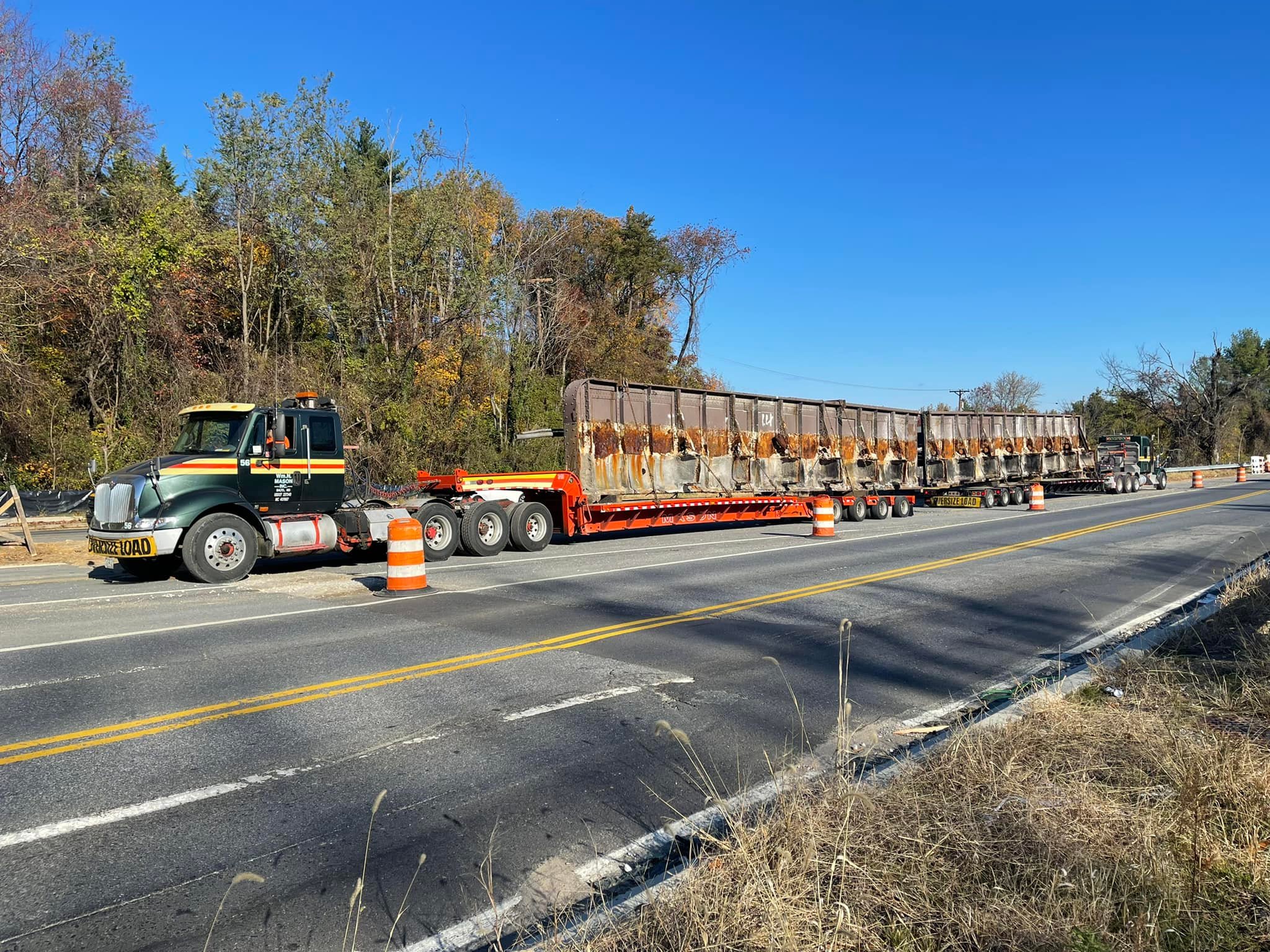 commercial carrierheavy equipment trucking companylift trucks