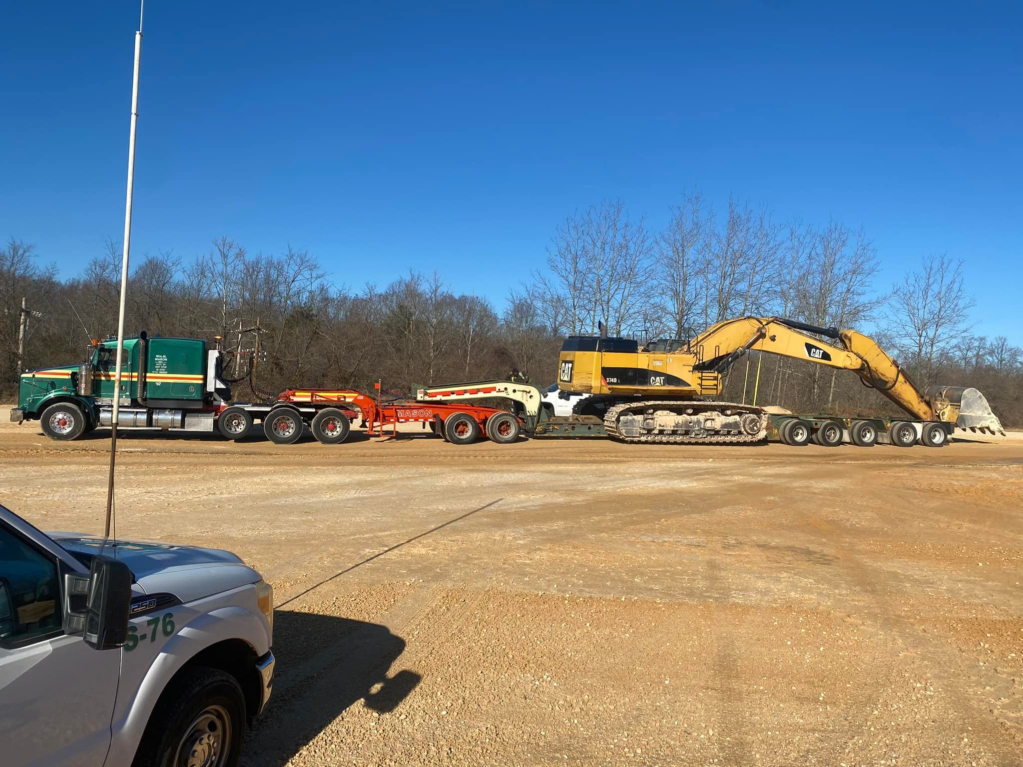 commercial carrierheavy equipment trucking companylift trucks