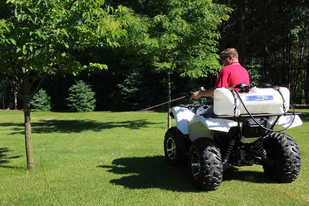 15 Gallon Deluxe Spot Sprayer, 2.2 GPM Master MFG Master MFG