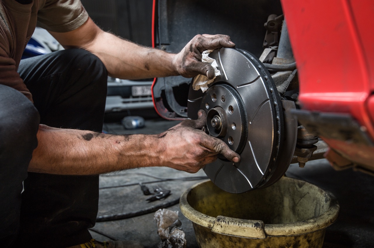 How to Tell When Your Car Needs Brake Repairs Master Autotech