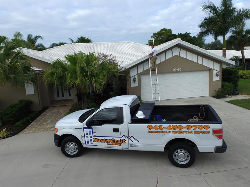 Finding a roofing contractor Mastercraft Roofing Venice, FL