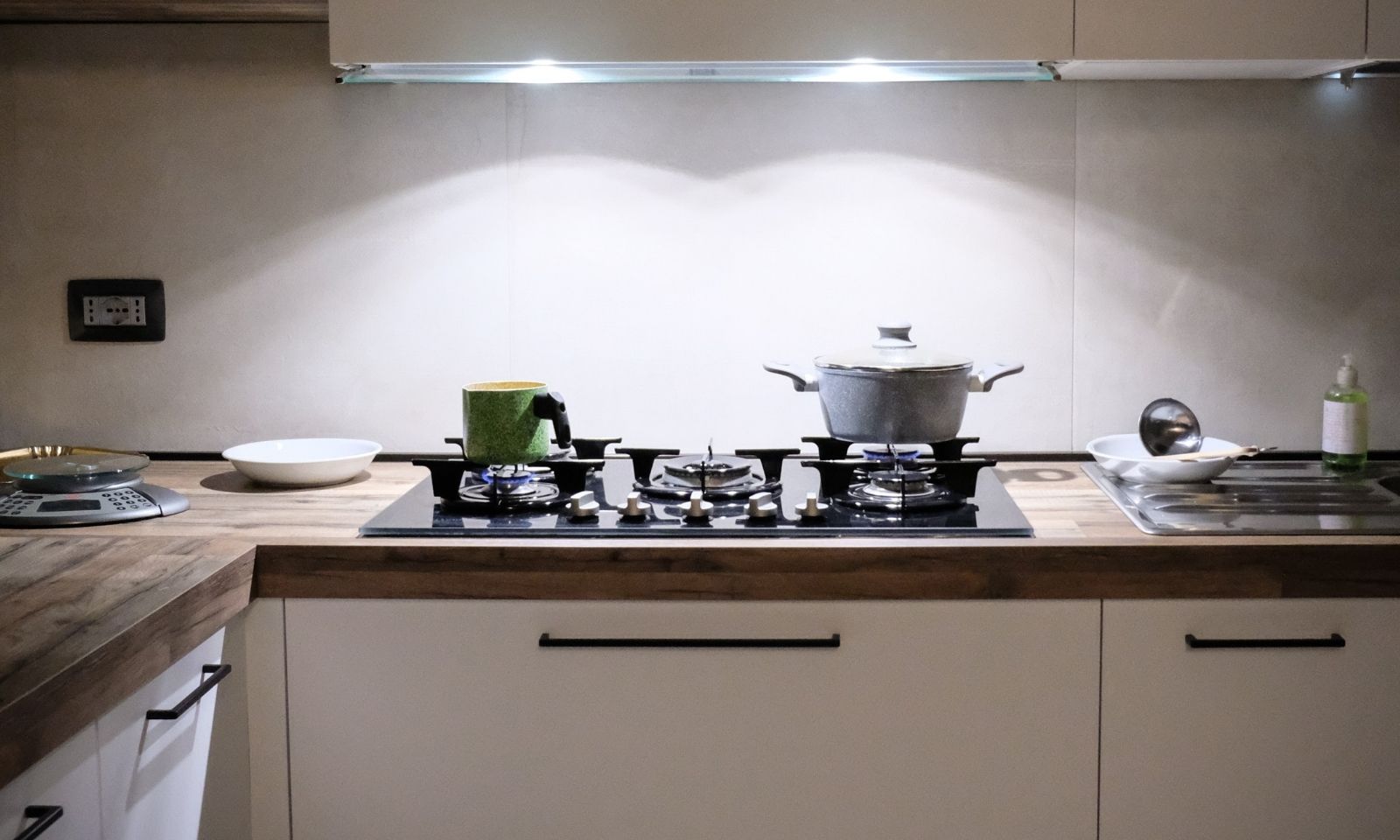 Best Kitchen Hobs in India Deals, Buying Guide & Reviews » MasterGadgets