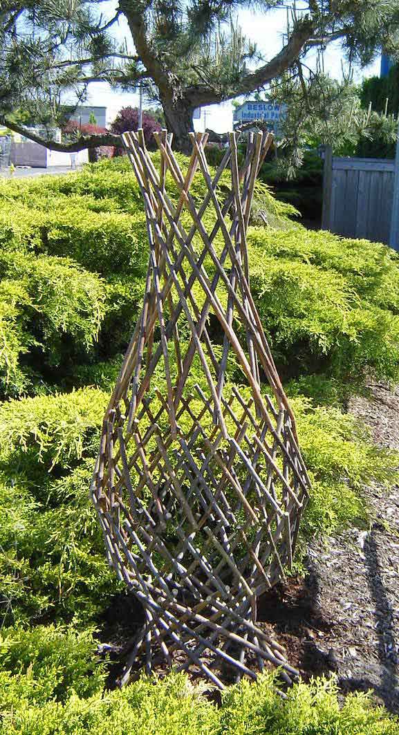 Willow urn trellis WUT