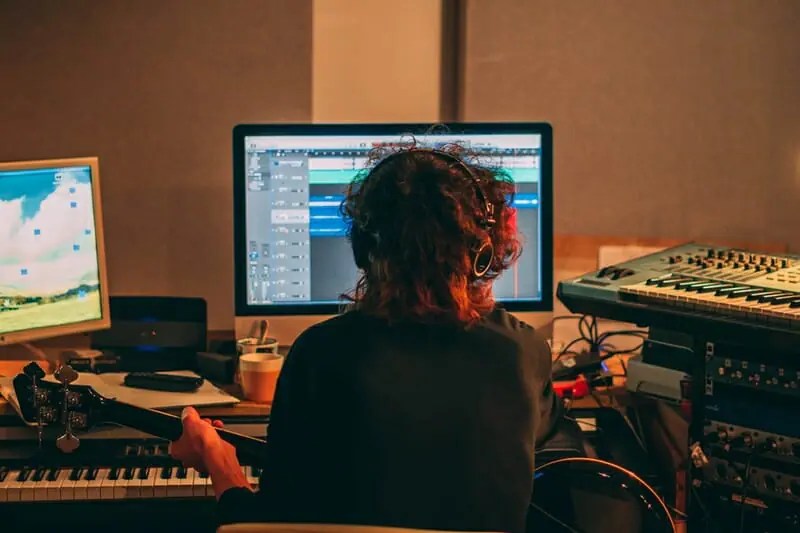 Want to Be a Bedroom Producer? Here’s a Simple Walkthrough