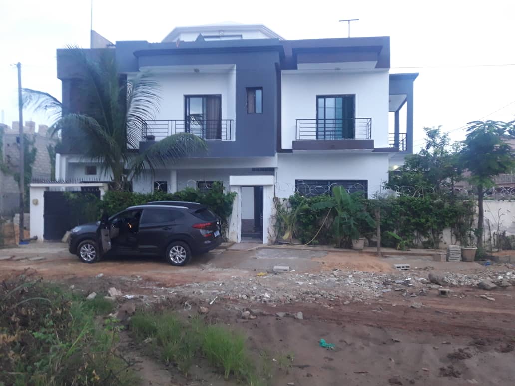 Villa à vendre à Zac Mbao Cité BHS (300m²) Matimo