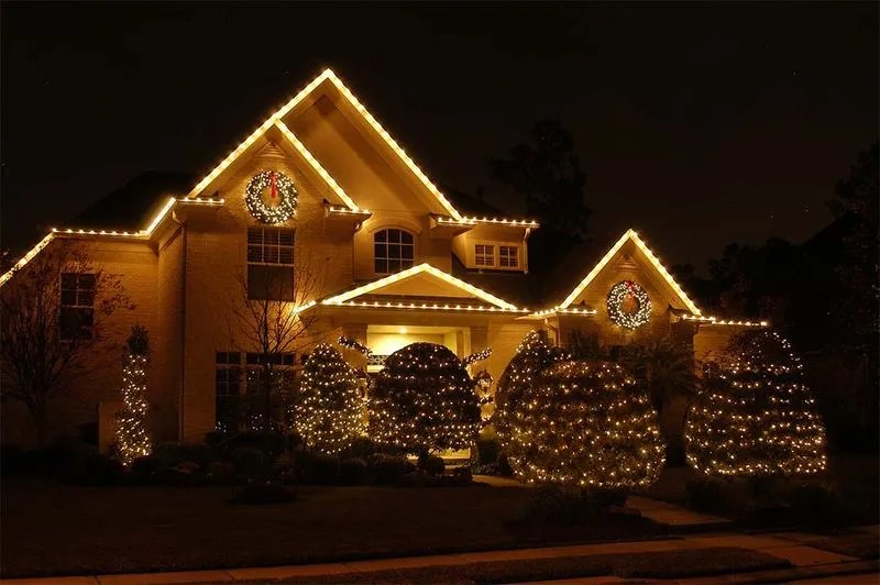 30 Incredible Front Yard Lighting Installation For Christmas Celebration Matchness Com