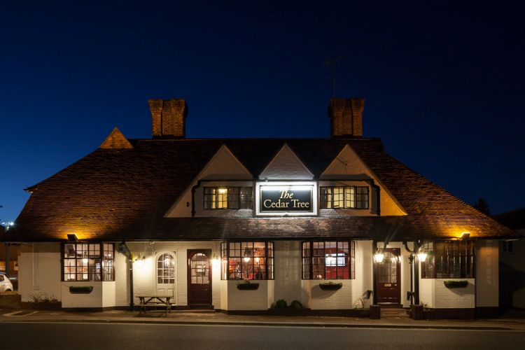 Cedar Tree in Bagshot Reviews & Booking FANZO