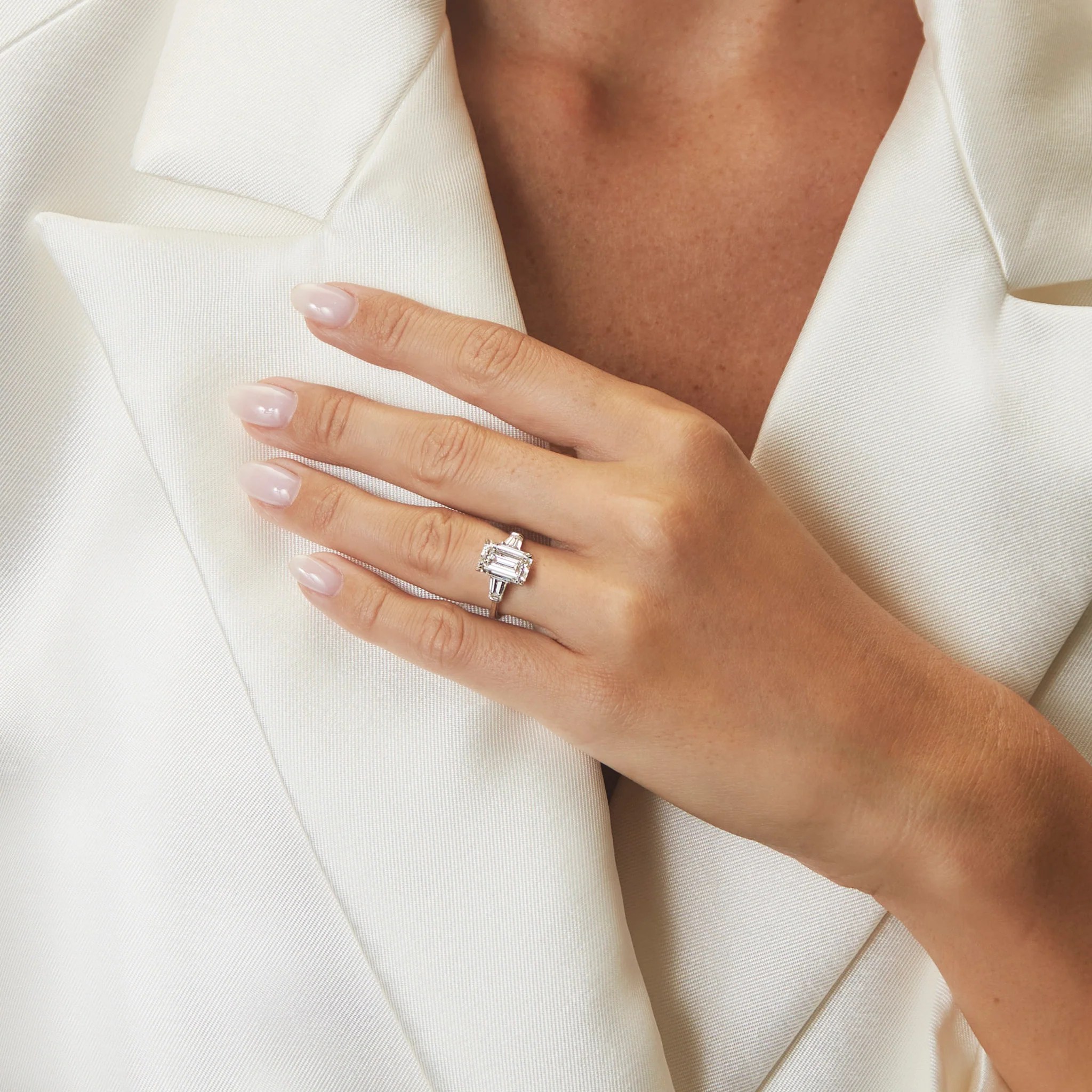 Material Good Emerald Cut Engagement Ring with Tapered Baguettes