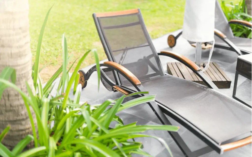 Types and Dimensions of a Chaise Lounge (Length and width) Explained