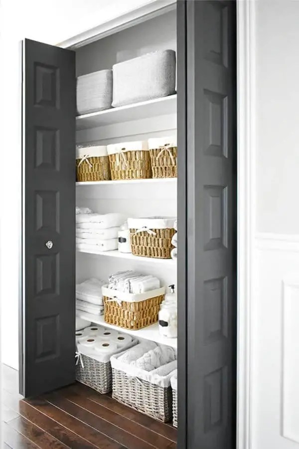 30 Best Linen Closet Organization Ideas for a ClutterFree Closet!