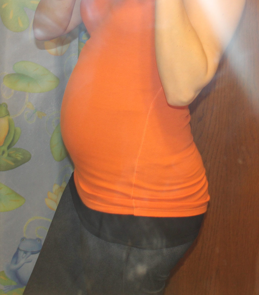 Pregnant Belly With Twins At 10 Weeks Blackmores Pregnancy