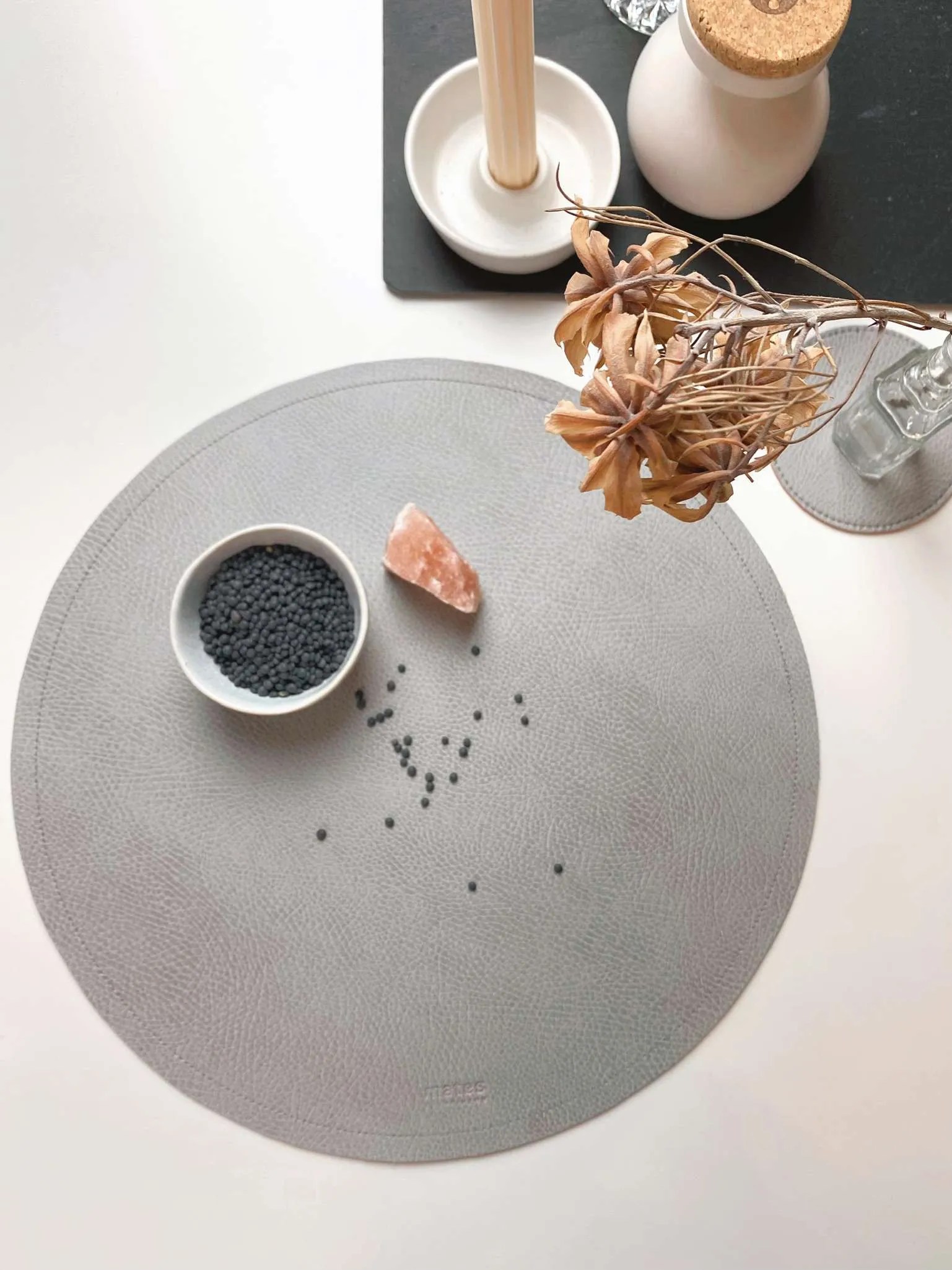 round placemats / placemats washable, modern, vegan leather