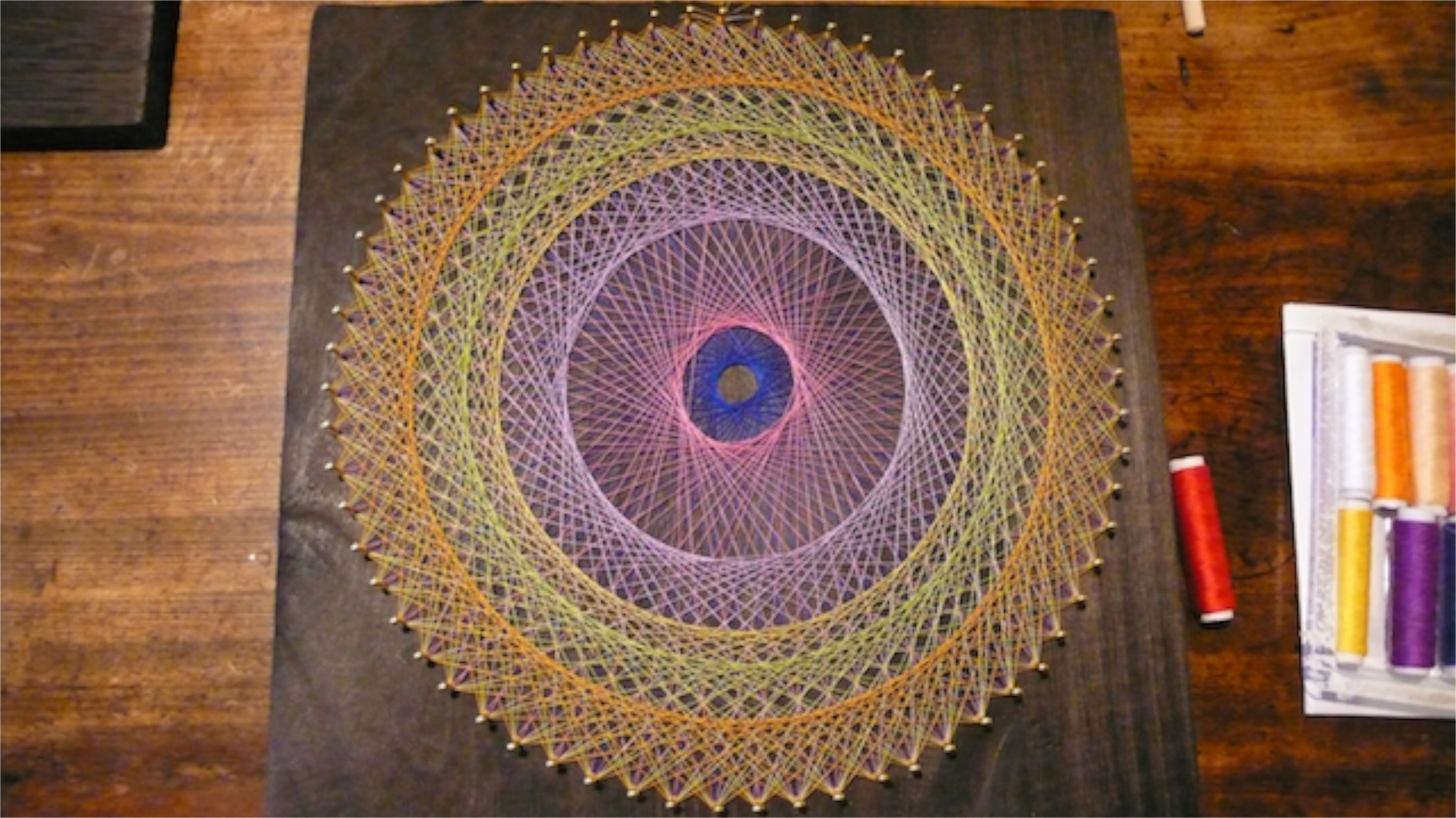 糸かけ曼荼羅とは？素敵な作品や作り方をご紹介♡ まとめいく [ matomake ]