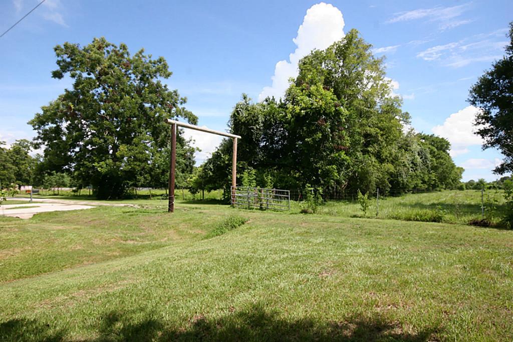 1304 El Bernardo Rd/ CR 344, Sweeny, TX 77480 Martha Turner Sotheby's