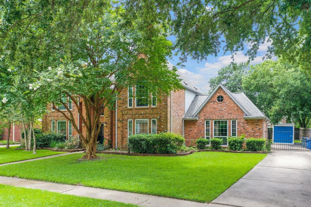Homes for Sale in Taylor Lake Village TX