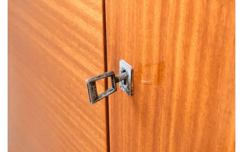 Is your closet locked? 5 Best Solutions For Locked Closets