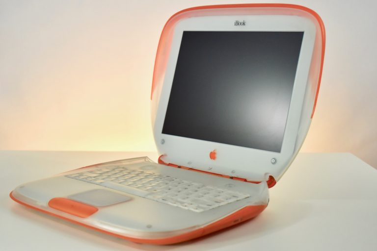 iBook G3/300 (original, tangerine, 1999)