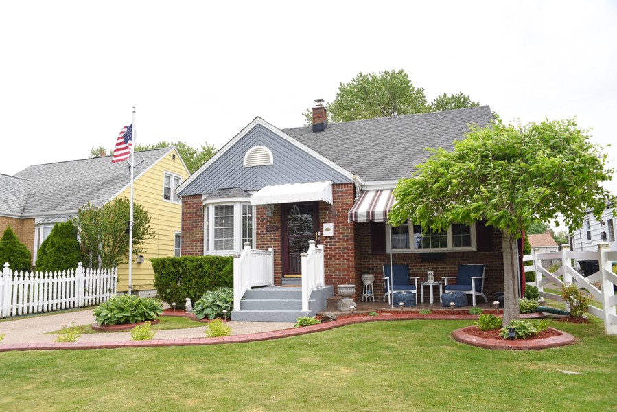 203 Hawthorne. Charming Tonawanda Cape Cod. Matthew Quagliano