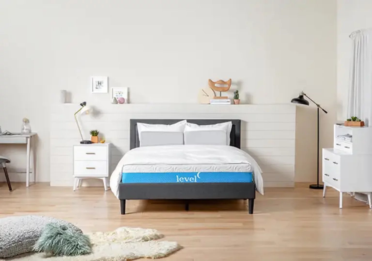 Best Mattresses For Shoulder Pain [2023 Competent Reviews