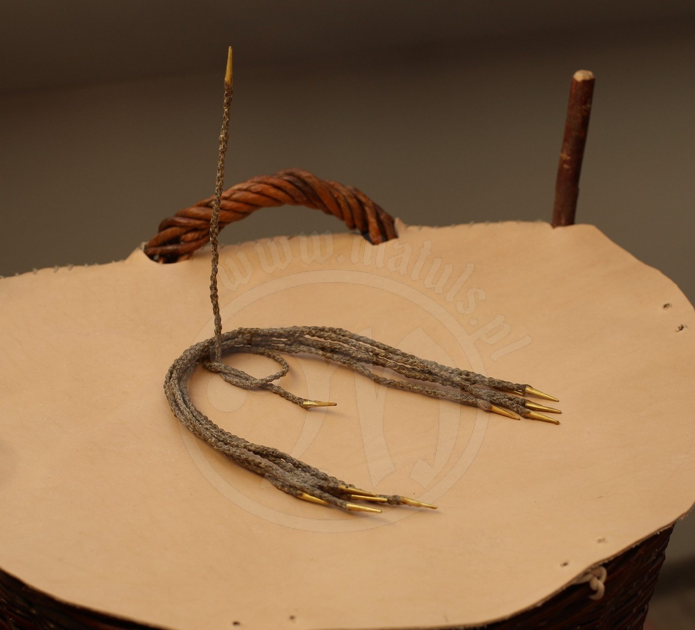 Waxed twine/ string with brass, for attaching armor Matuls