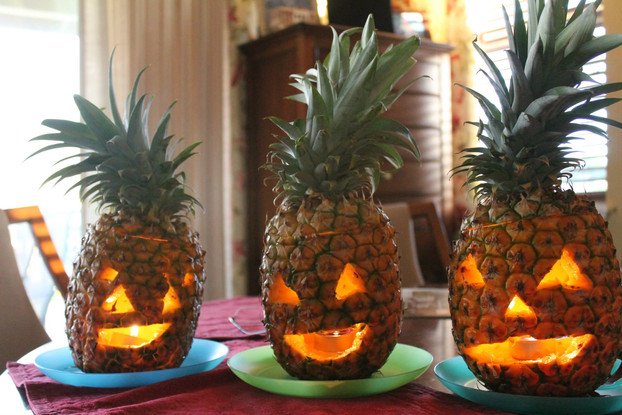 How to carve a pineapple jacko'lantern Maui Oceanview Condos