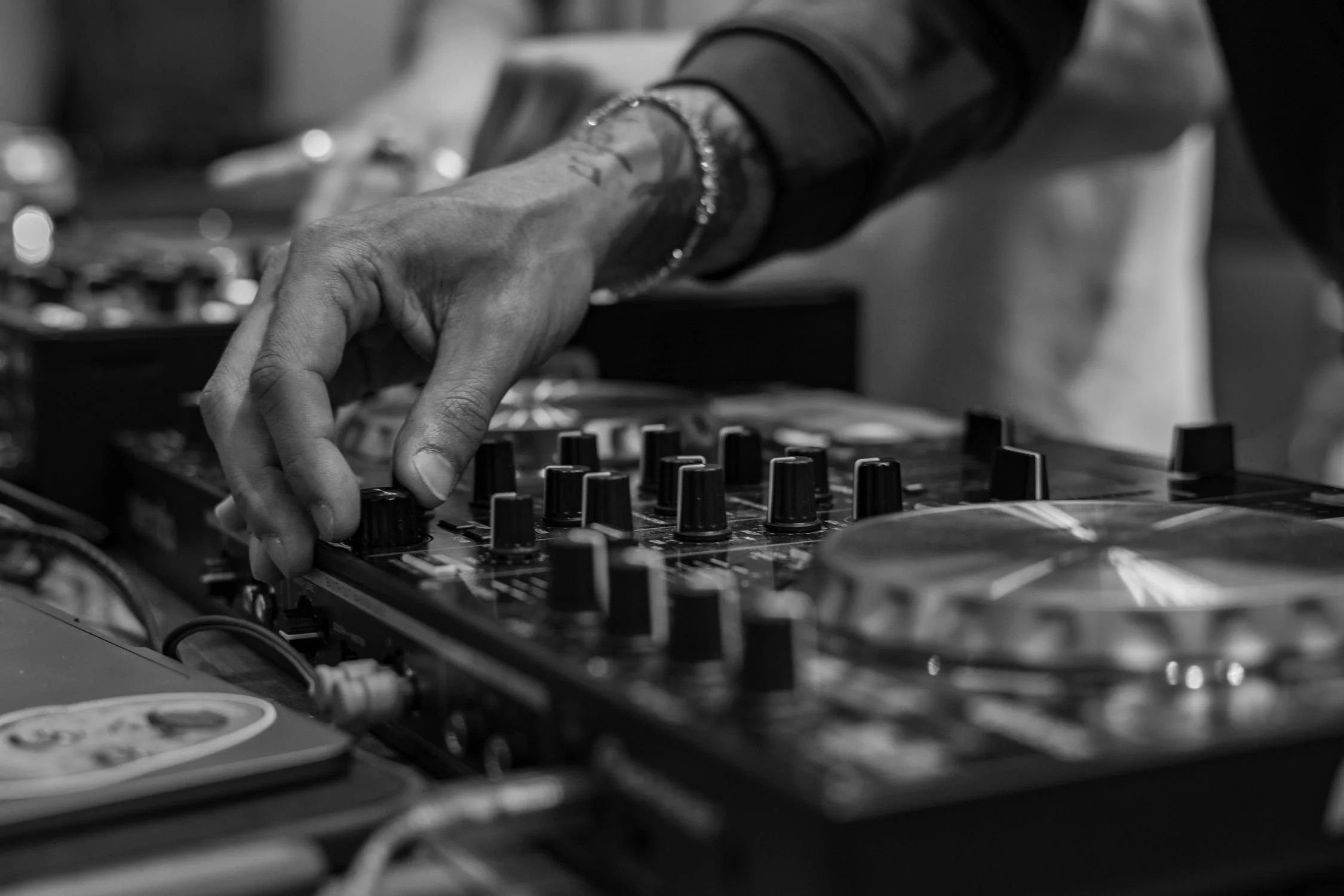 InStore DJ DJ Hire MAV Music