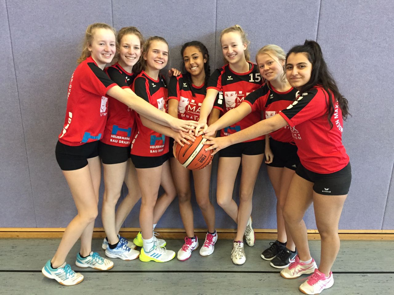 Olympia Basketball / Olympia girls basketball aims high Southwest