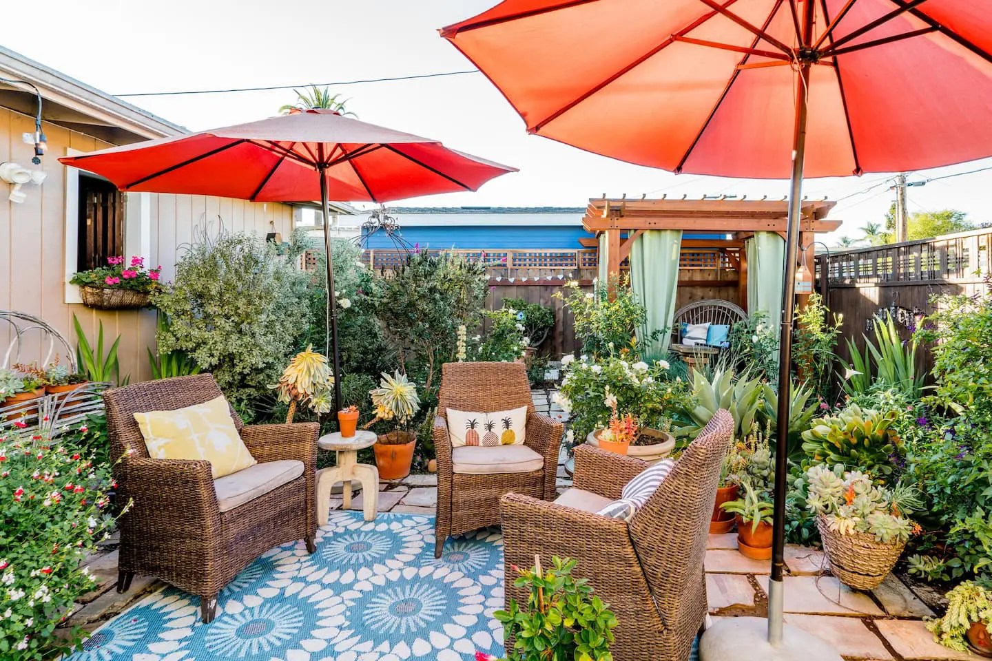 Accessory Dwelling Unit Outdoor Rooms 18 Irresistible Spaces Maxable