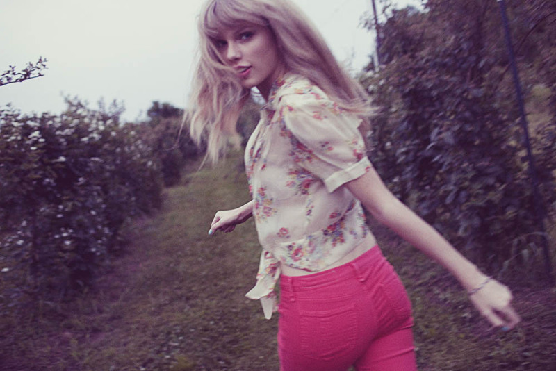 Taylor Swift Album Red Photoshoot