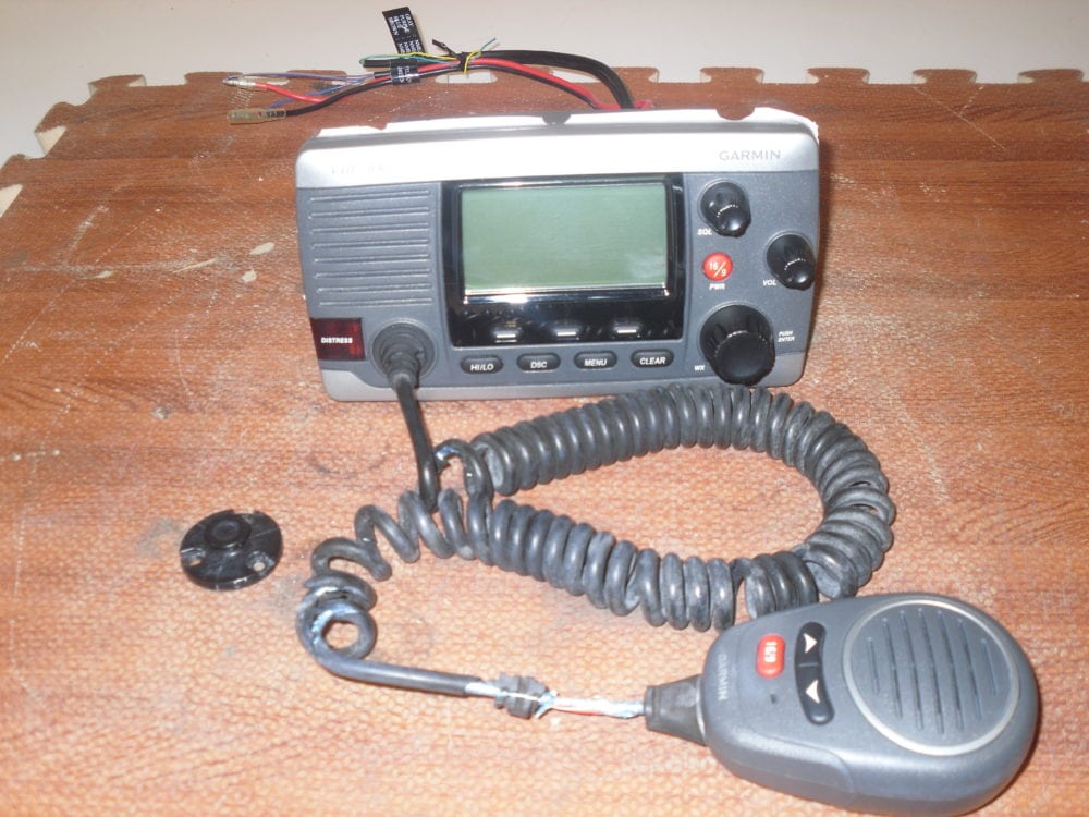 Garmin VHF 100 Marine Radio Transceiver w/ Microphone TESTED Max