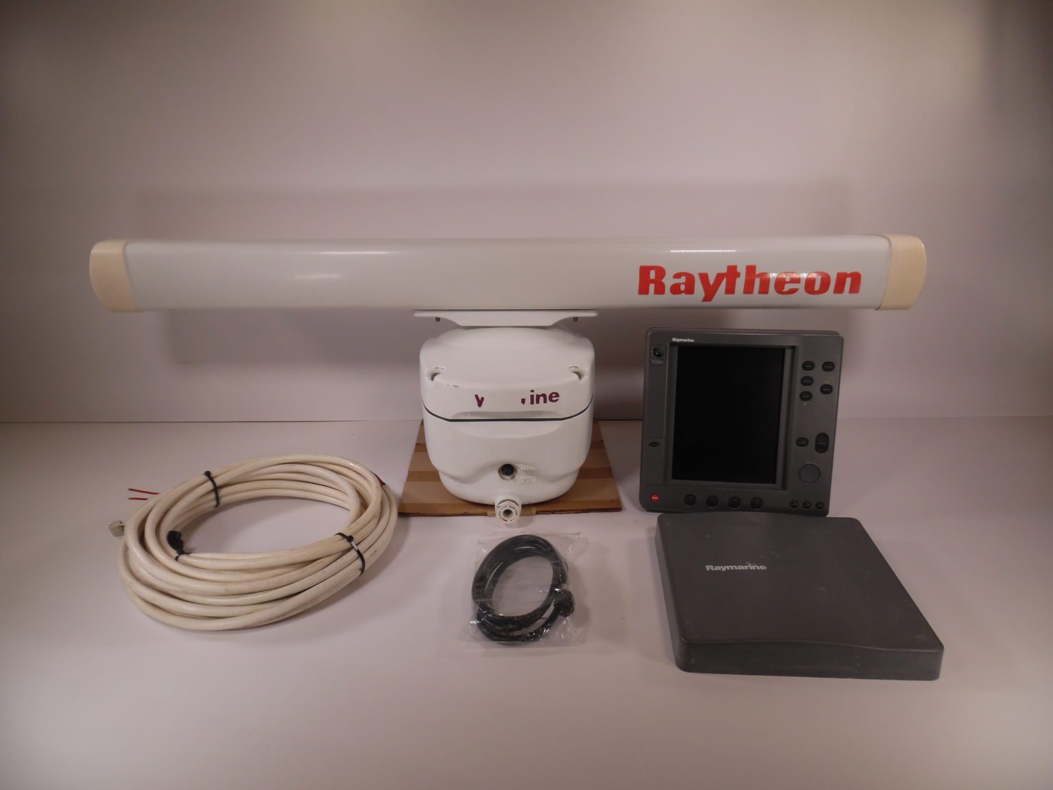Raymarine RL80CRC+ Display 4kw M92654 Open Array Radar System 90 Day