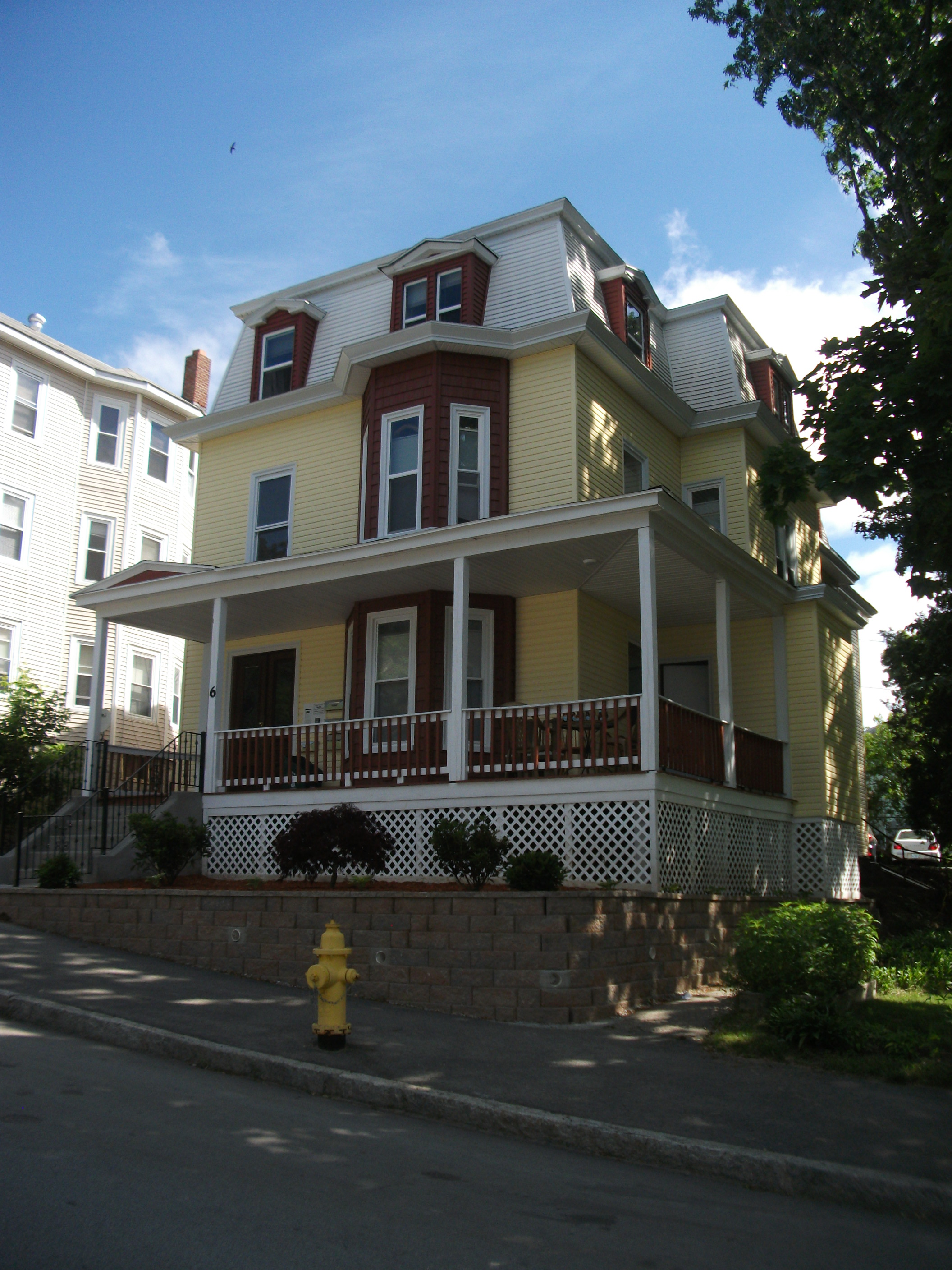 6 Loudon Street MaxMia Properties Worcester MA Student Apartment Rentals