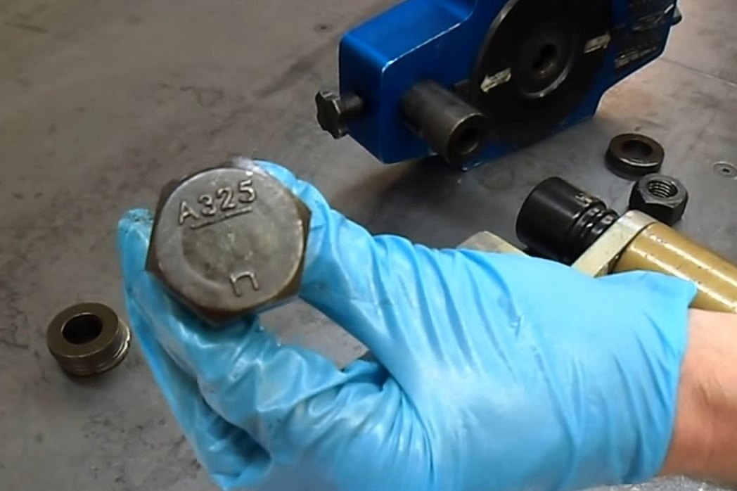 Pneumatic Torque Wrenches vs. Impact Guns How Are They Different