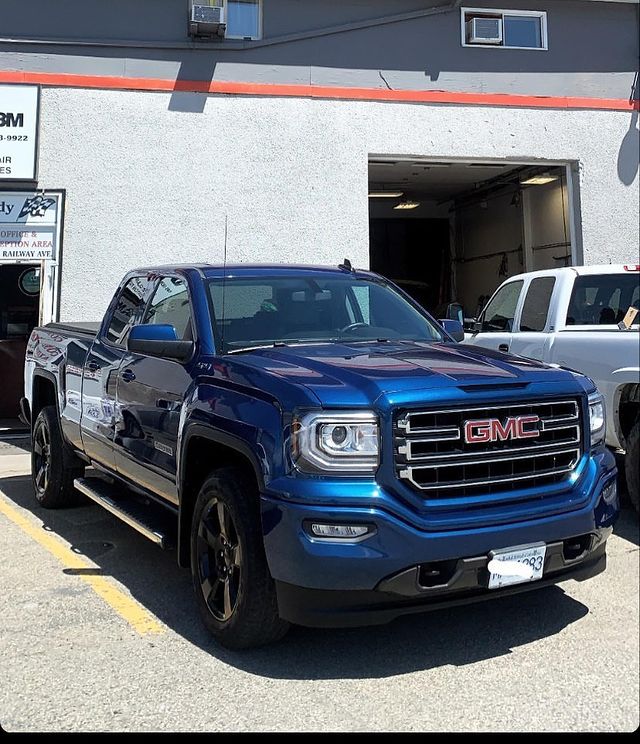 Maxum Auto Body Located in Kelowna