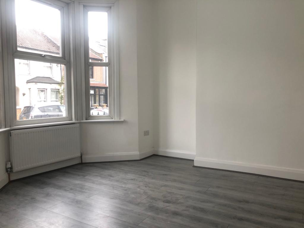 Greenway, Dagenham, RM8 Maxwells Estates