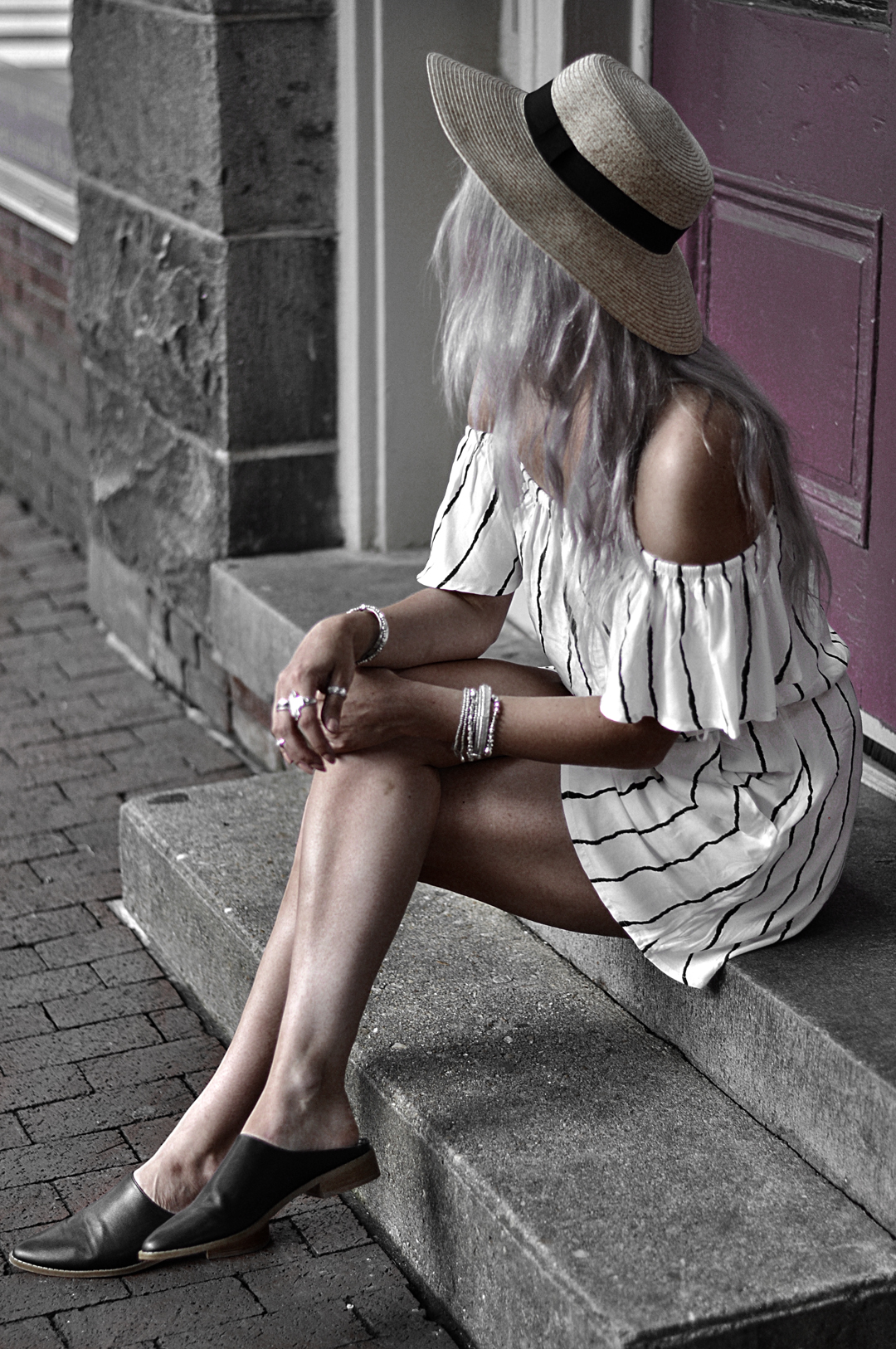 You need this off the shoulder playsuit in your closet! Paired with a sunhat and choker, it makes the perfect warm weather outfit. LOVE this look so much!