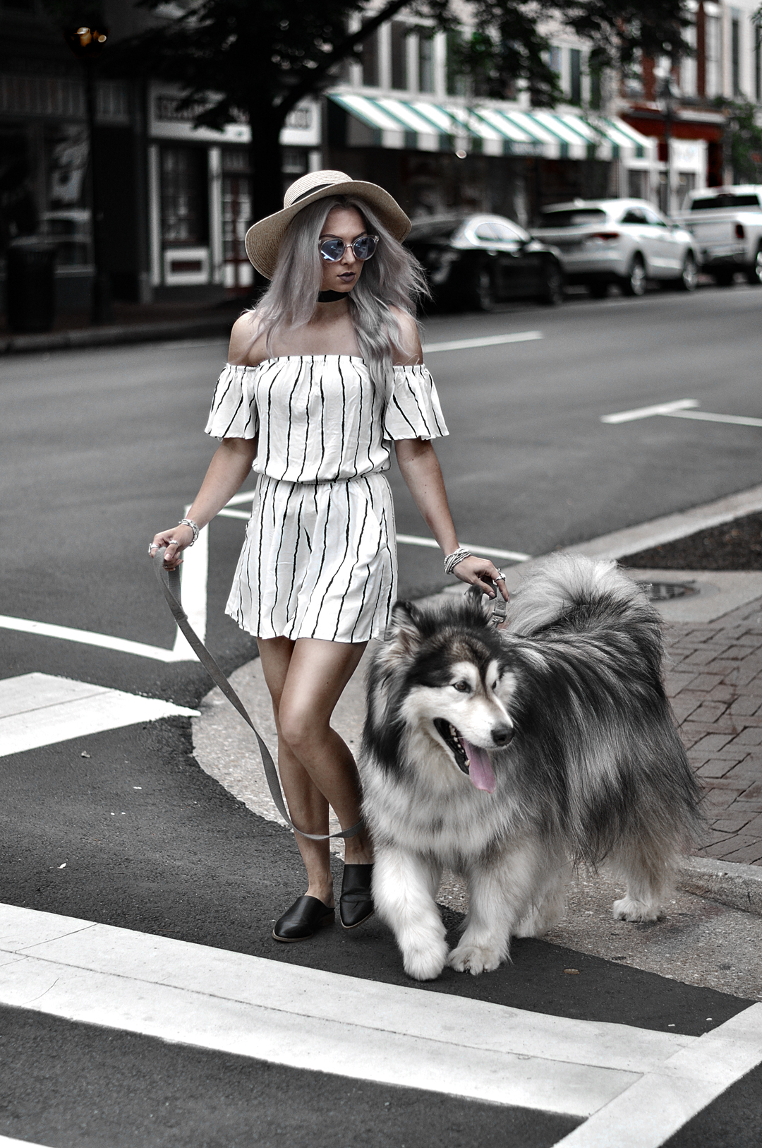 You need this off the shoulder playsuit in your closet! Paired with a sunhat and choker, it makes the perfect warm weather outfit. LOVE this look so much!