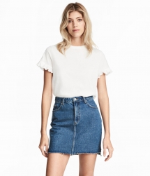Make the most of your closet by getting these 10 essential summer wardrobe pieces. Number 8 is breathtaking and so unexpected!