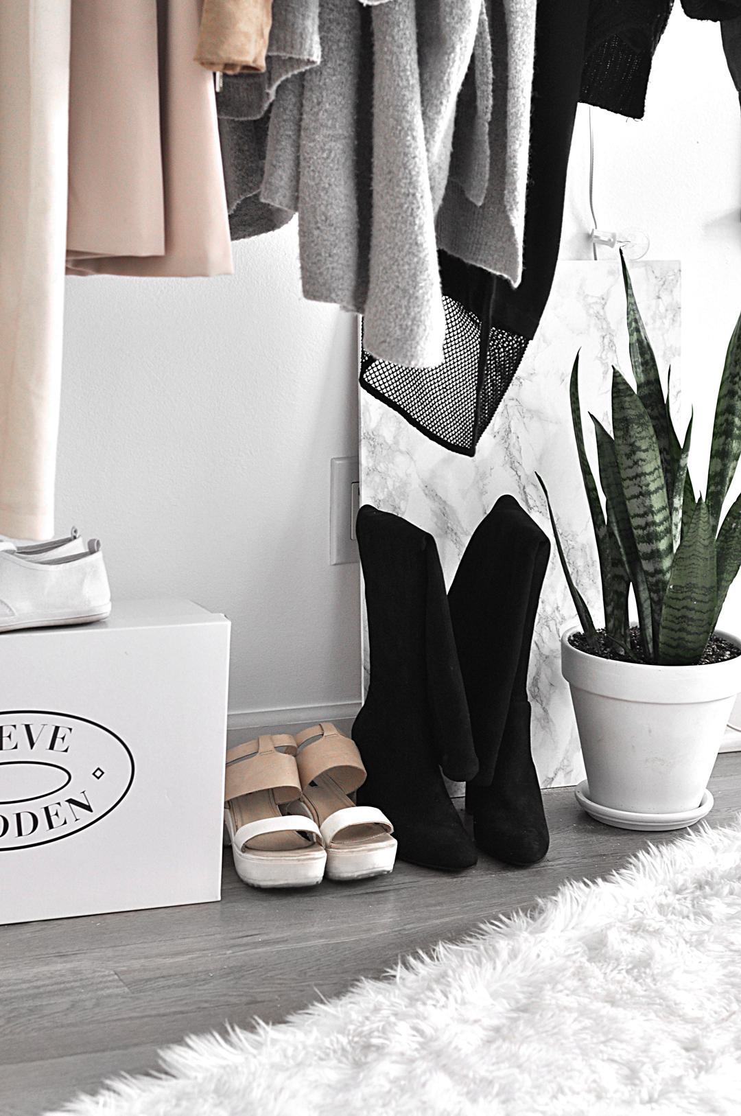 Shein is the best place to shop for trendy fashion at affordable prices. Check out my wishlist to get inspired on cute, stylish looks for your closet!