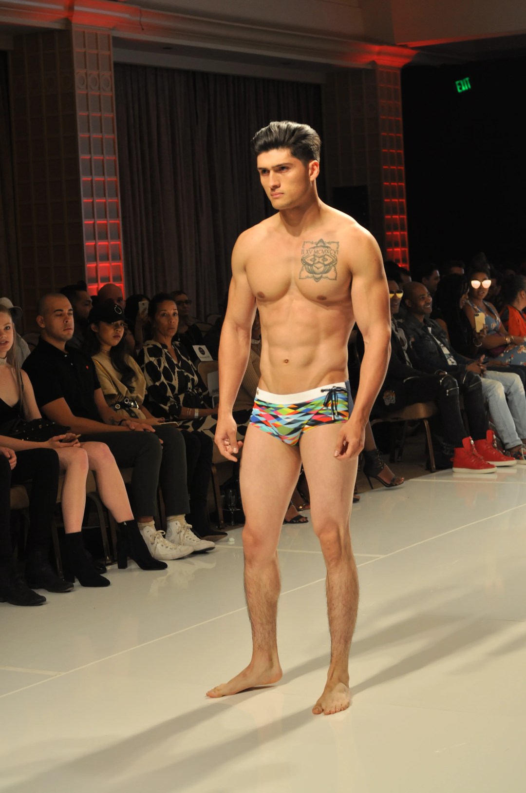 Los Angeles Fashion Week 2017 was a showcase of beautiful clothing. See the designers and runway looks featuring swim, menswear, and womenswear.