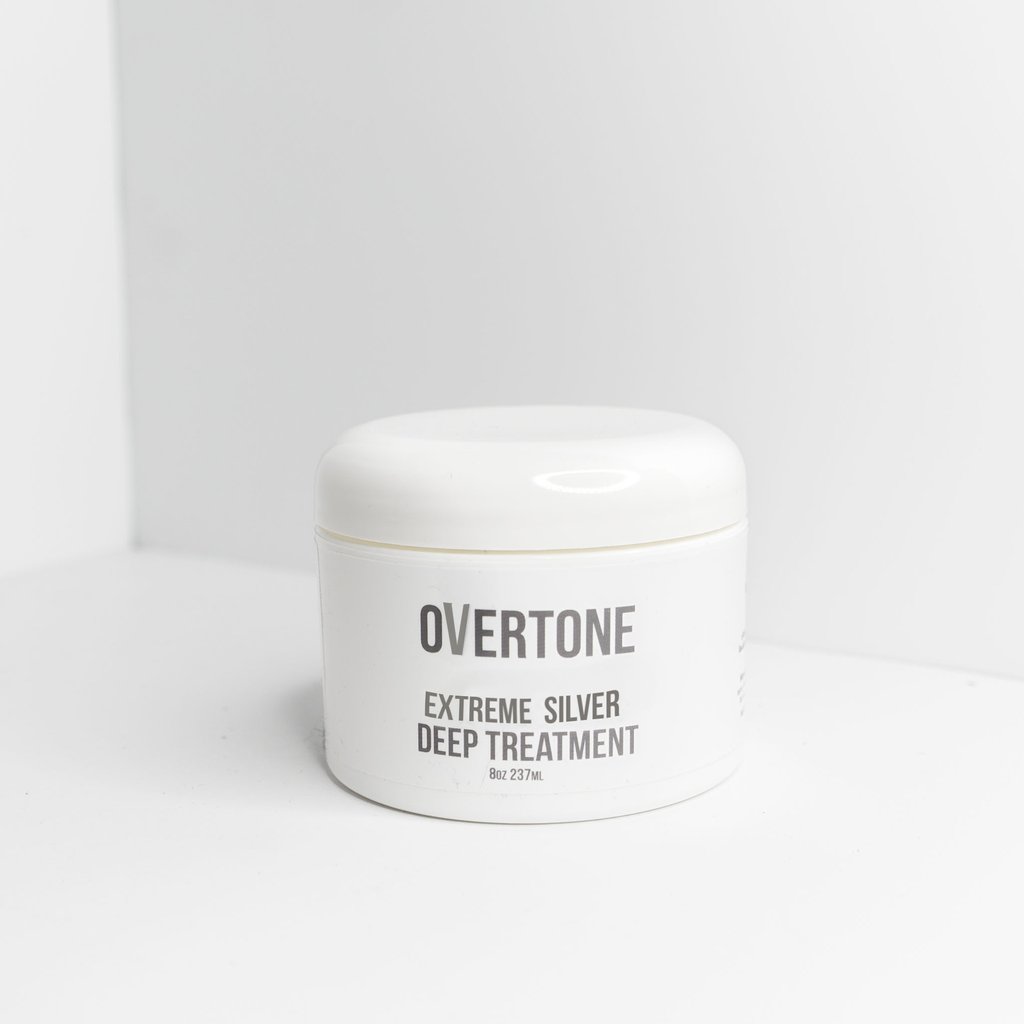 Check out this tutorial to learn how to get that perfect silver ombre hair at home with oVertone! It's a DIY ombre made easy. LOVE this hair color!