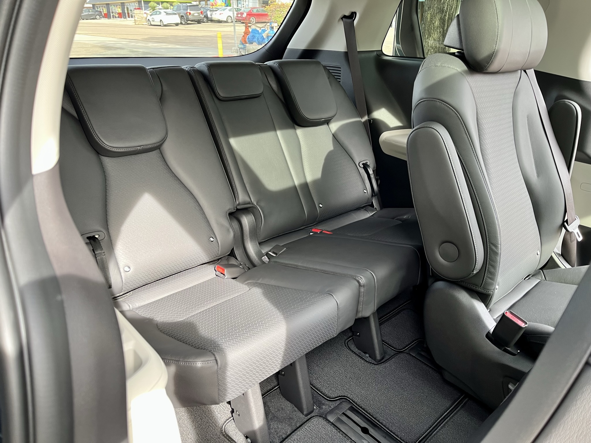 Kia Carnival MPV Review Maynards Garage