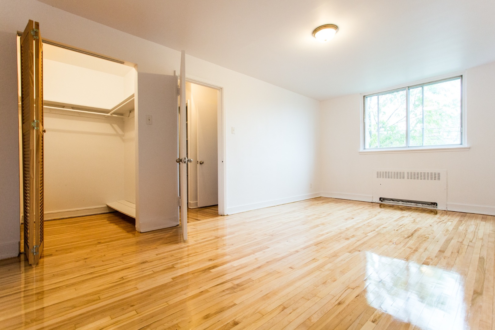 6151 Cote SaintLuc 316 Placements Mayne Appartements à louer à