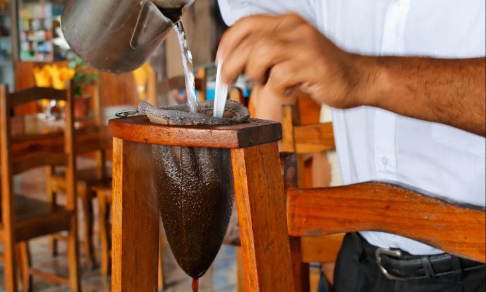 What is café chorreado? Understanding Costa Rica's pourover coffee