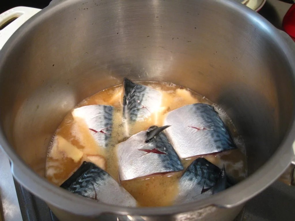 圧力鍋で♪骨まで食べられるさばの味噌煮 レシピ・作り方 By わんなん｜楽天レシピ 圧力鍋で骨までホロホロに美味しい！さば（鯖）の味噌煮 | 週末の作り置きレシピ