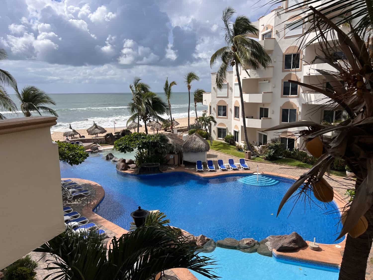 LOC CERRITOS Mazatlan Rentals and Management