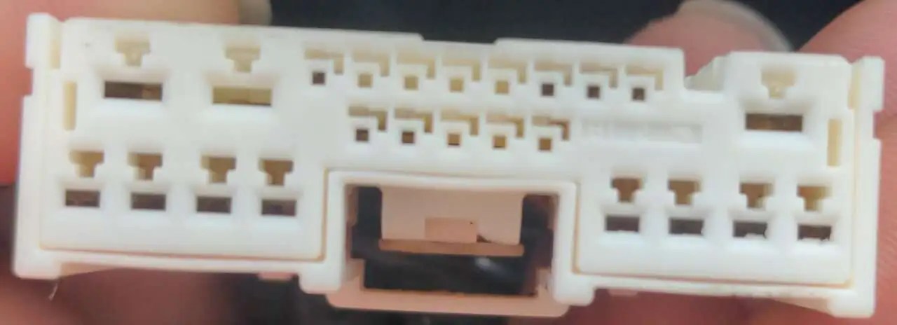 2012 Mazda2 OEM Radio pinout / schematic / wiring diagram requested