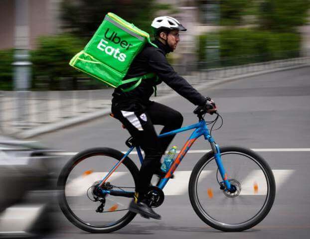 お祭りの屋台の飯をUber Eatsで注文してみた  マジスカスクエアガーデン