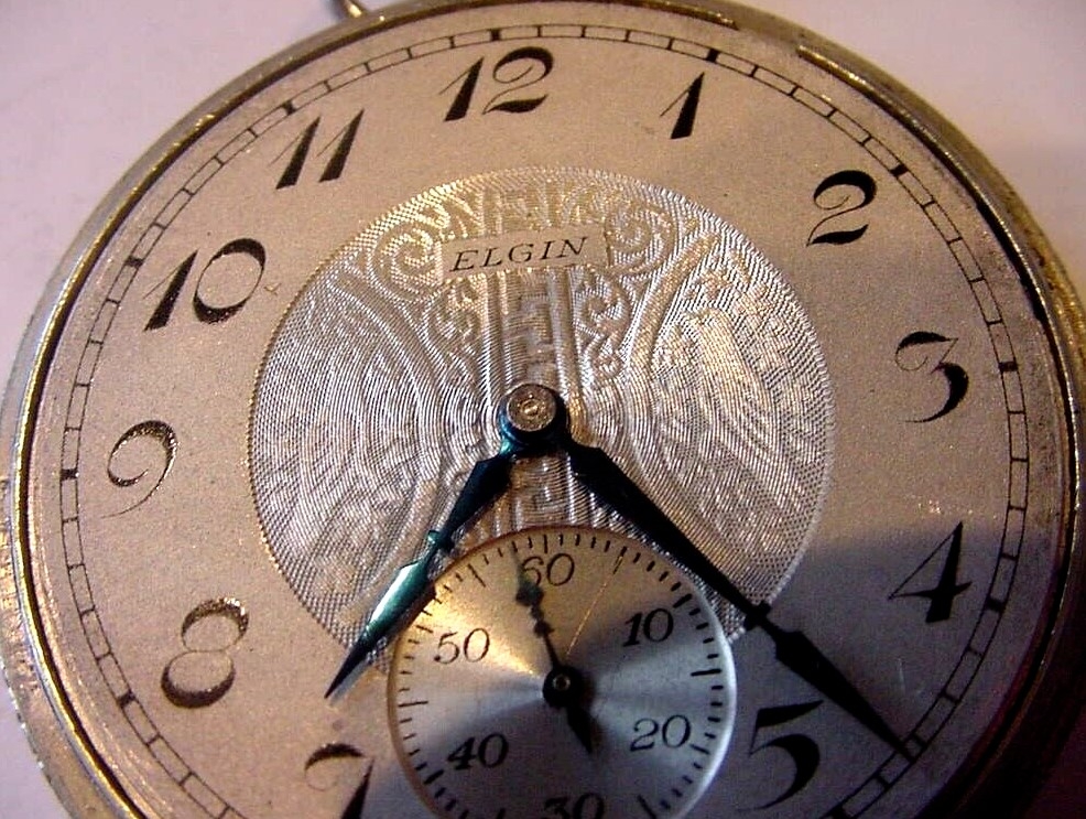 Function - 20th c - American - How are these "magic eye" guilloche dial