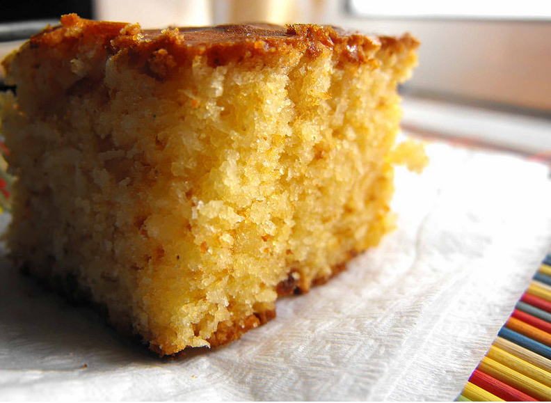 Bolo de farinha de milho com coco SAPO Lifestyle